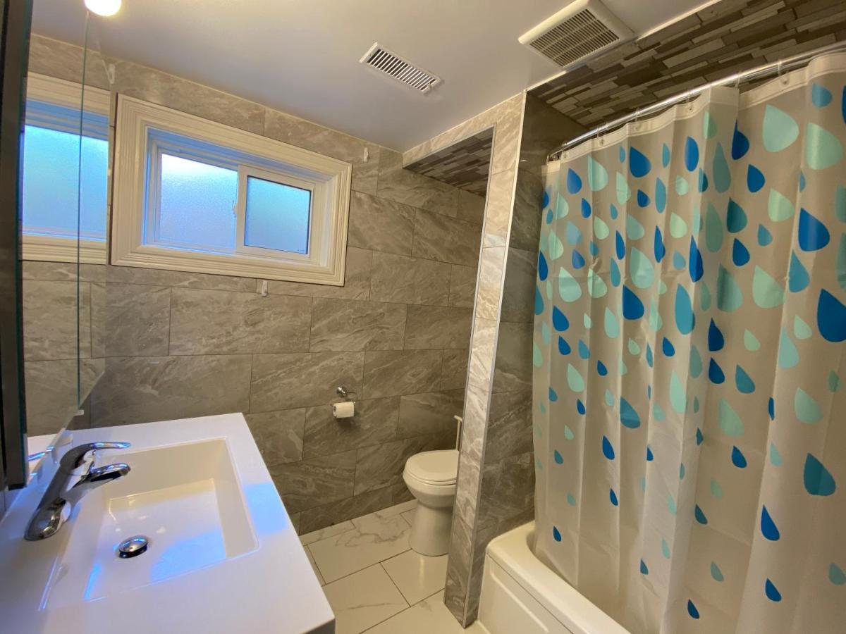 Yonge And Finch Subway !S Spacious And Modern Private Bd With Shared Bathroom Toronto Exterior photo